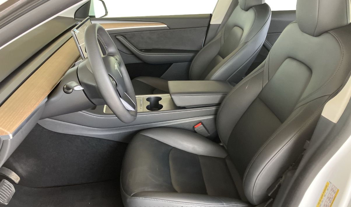 Tesla Model Y Long Range Dual Motor - Image 13