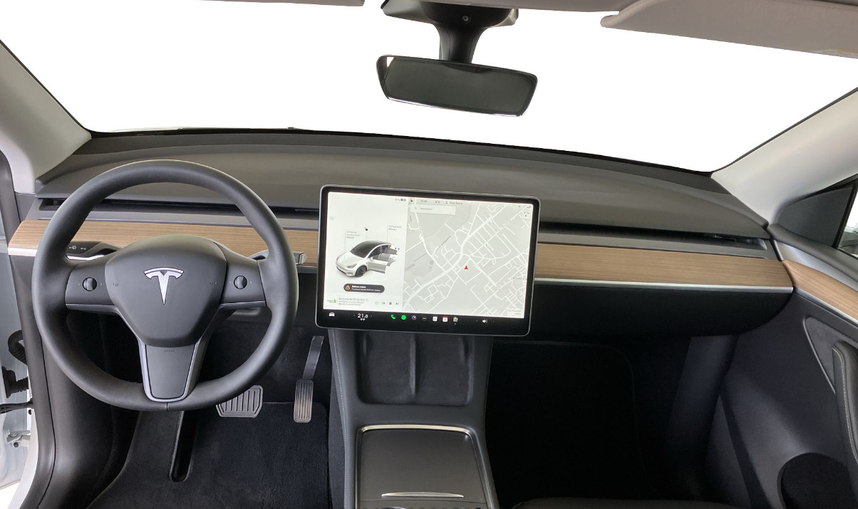 Tesla Model Y Long Range Dual Motor - Image 11